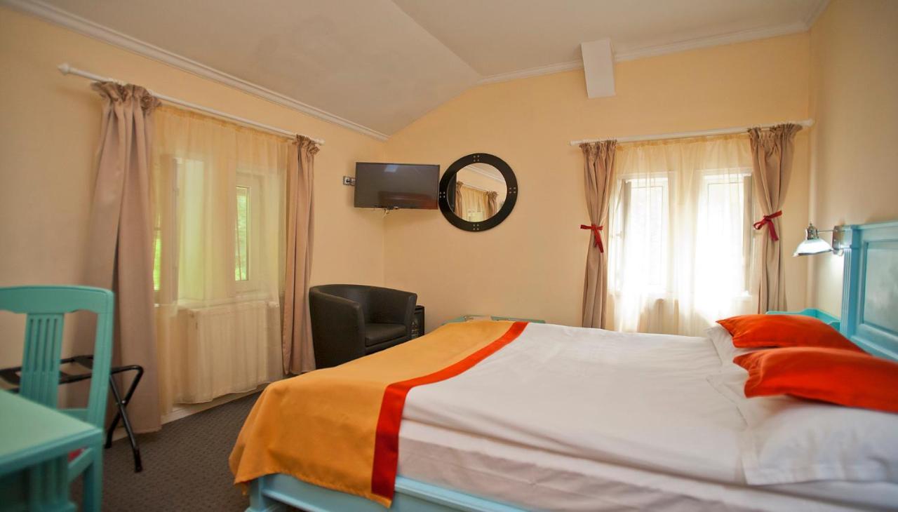 Hotel Bastion Sinaia Zewnętrze zdjęcie