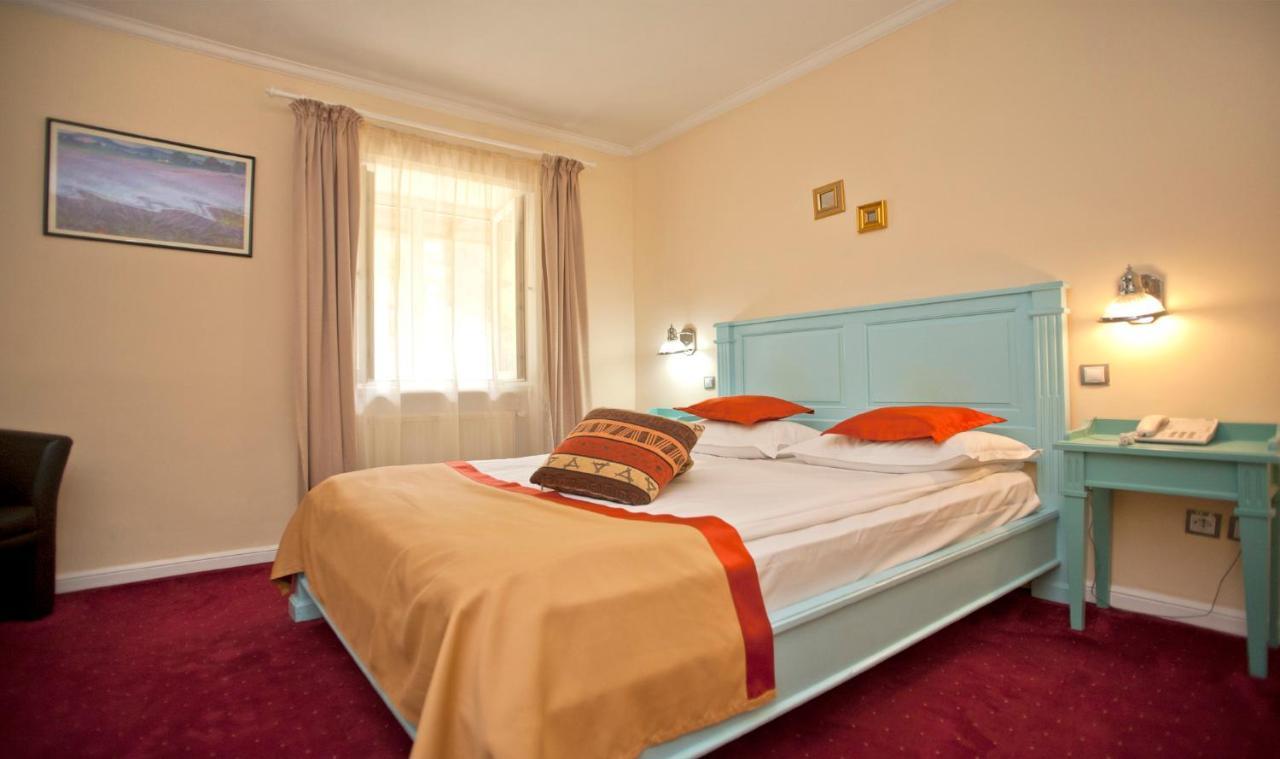Hotel Bastion Sinaia Zewnętrze zdjęcie