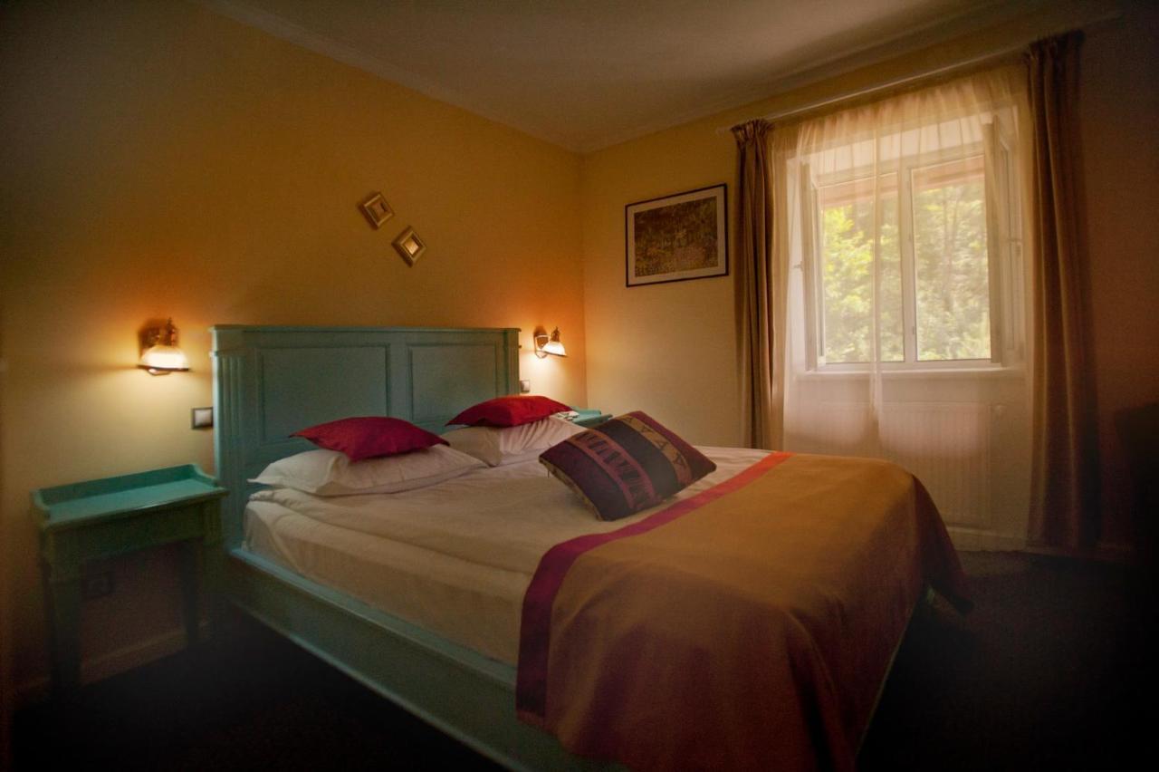 Hotel Bastion Sinaia Zewnętrze zdjęcie