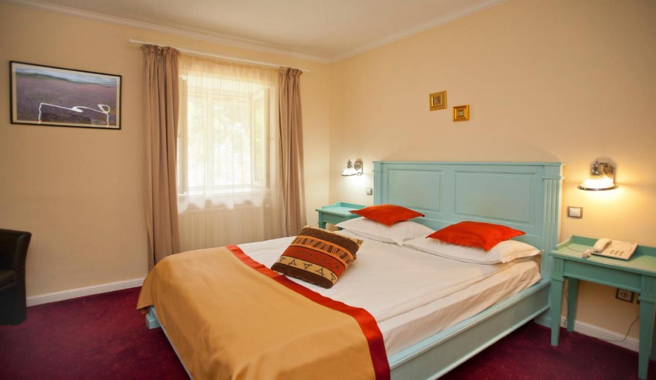 Hotel Bastion Sinaia Zewnętrze zdjęcie