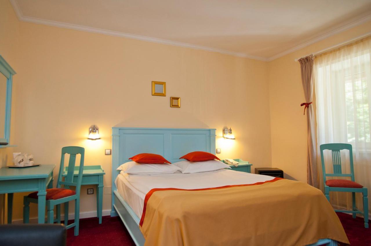 Hotel Bastion Sinaia Zewnętrze zdjęcie